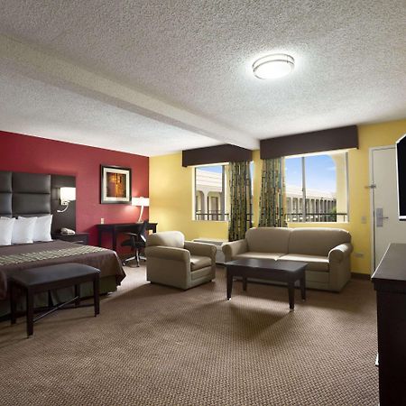 Days Inn By Wyndham Dallas Irving Exterior photo