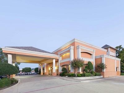 Days Inn By Wyndham Dallas Irving Exterior photo