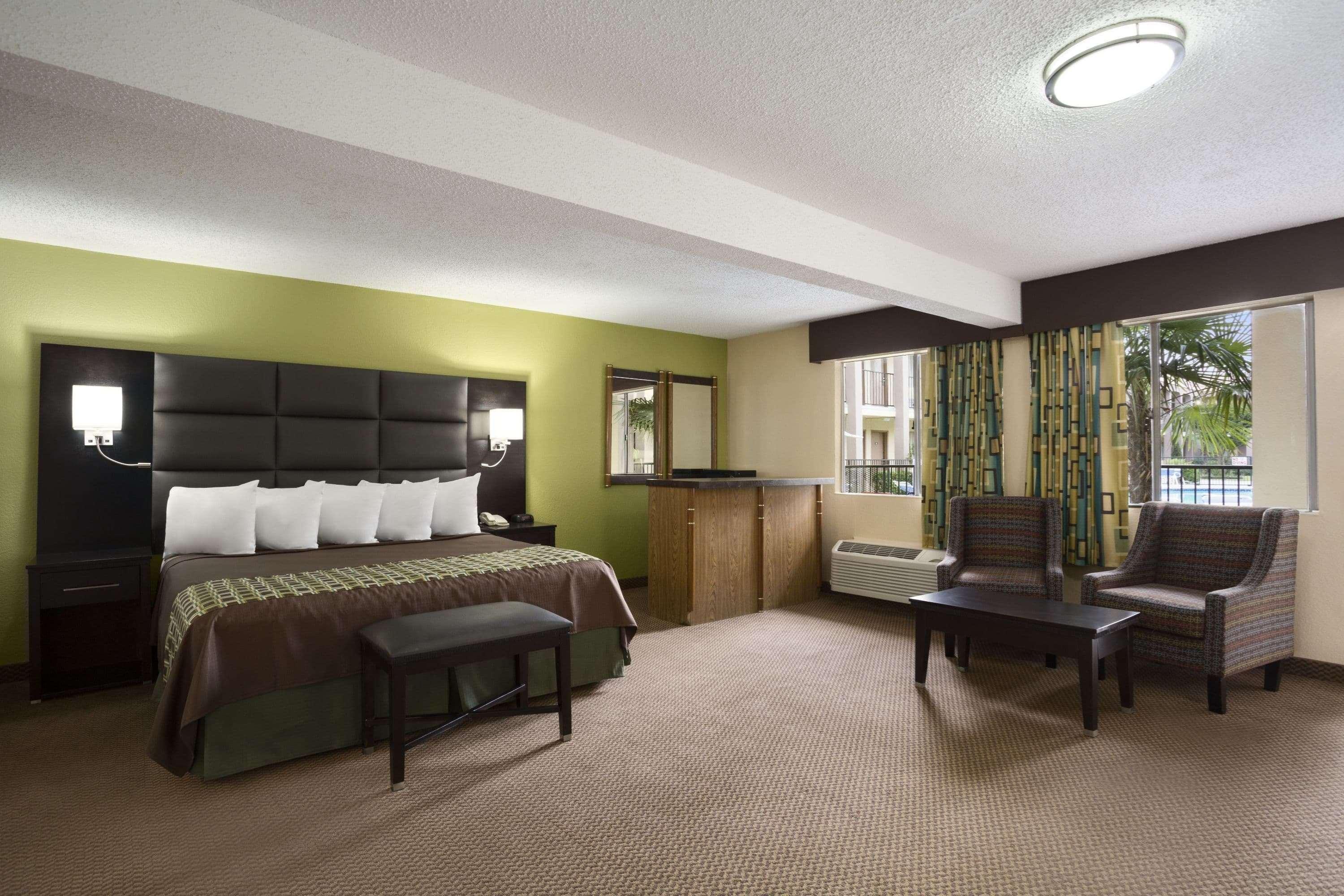 Days Inn By Wyndham Dallas Irving Exterior photo